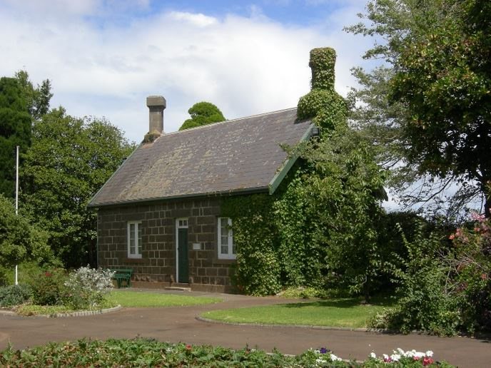 Portland Botanical Gardens - Curator’s Cottage (H2214)